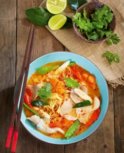 3. ก๋วยเตี๋ยวต้มยำน้ำข้นมังสวิรัติ